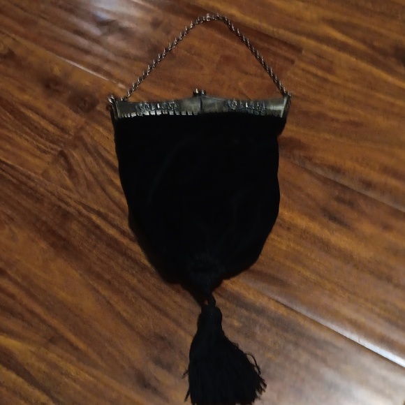 Antique Victorian metal top evening bag, 14"  top of clasp to bottom of tassel - Picture 2 of 4